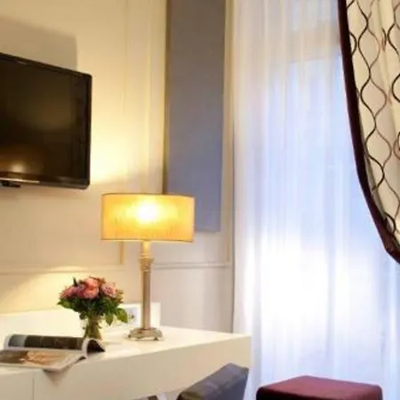 Hotel Galileo Champs Elysees 4*