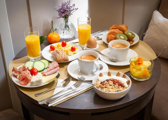 Hotel Galileo Champs Elysées París