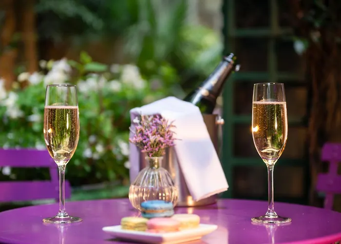 Hotel Galileo Champs Elysées París