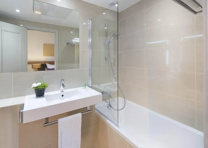 Galileo Champs Elysées Hotel París