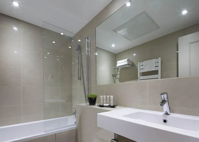 Hotel Galileo Champs Elysees