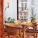 Galileo Champs Elysees Hotel 4*