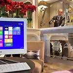 Hotel Galileo Champs Elysees 4*